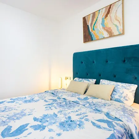 Sunset Ocean View דירה