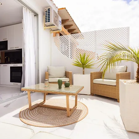 Sunset Ocean View אדחה