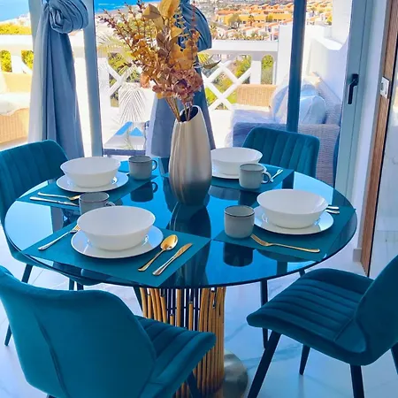 Sunset Ocean View * אדחה