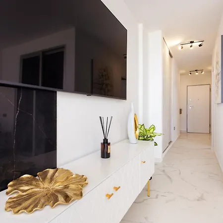 Sunset Ocean View דירה