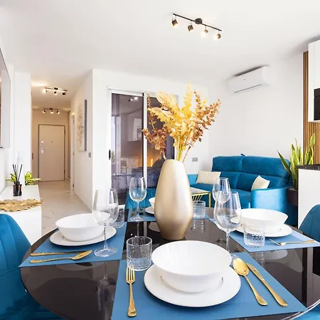 Sunset Ocean View אדחה