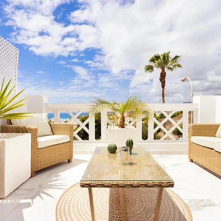 Sunset Ocean View דירה אדחה